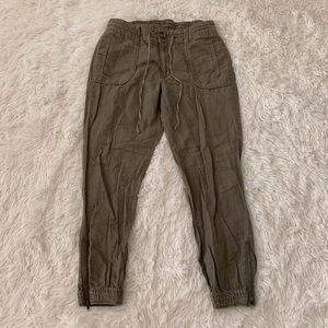 American Eagle Cropped Cargo Pants